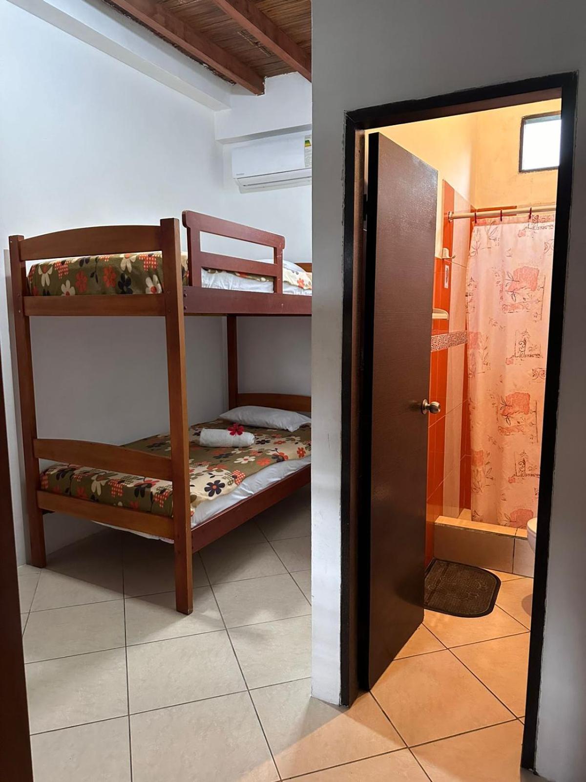 Hostal Casa Taisha Монтаньита Экстерьер фото